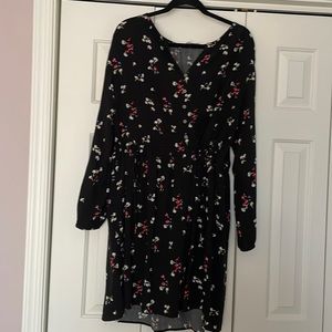 New without tag. Ann Taylor Loft dress. With cinched waist. Size large